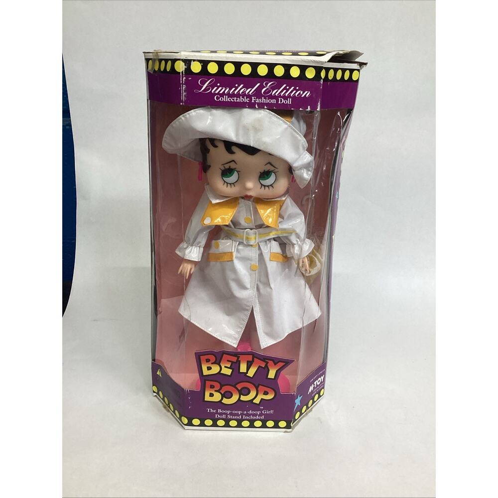 Vintage Betty Boop Limited Fashion Doll 1986 M. Toys- Rain Coat Jacket Umbrella